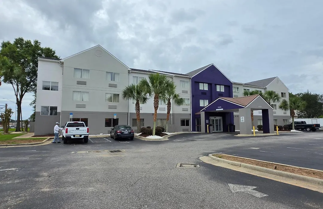 Rodeway Inn-1