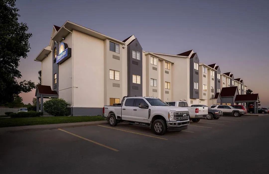 Days Inn By Wyndham Near Kansas Speedway-1