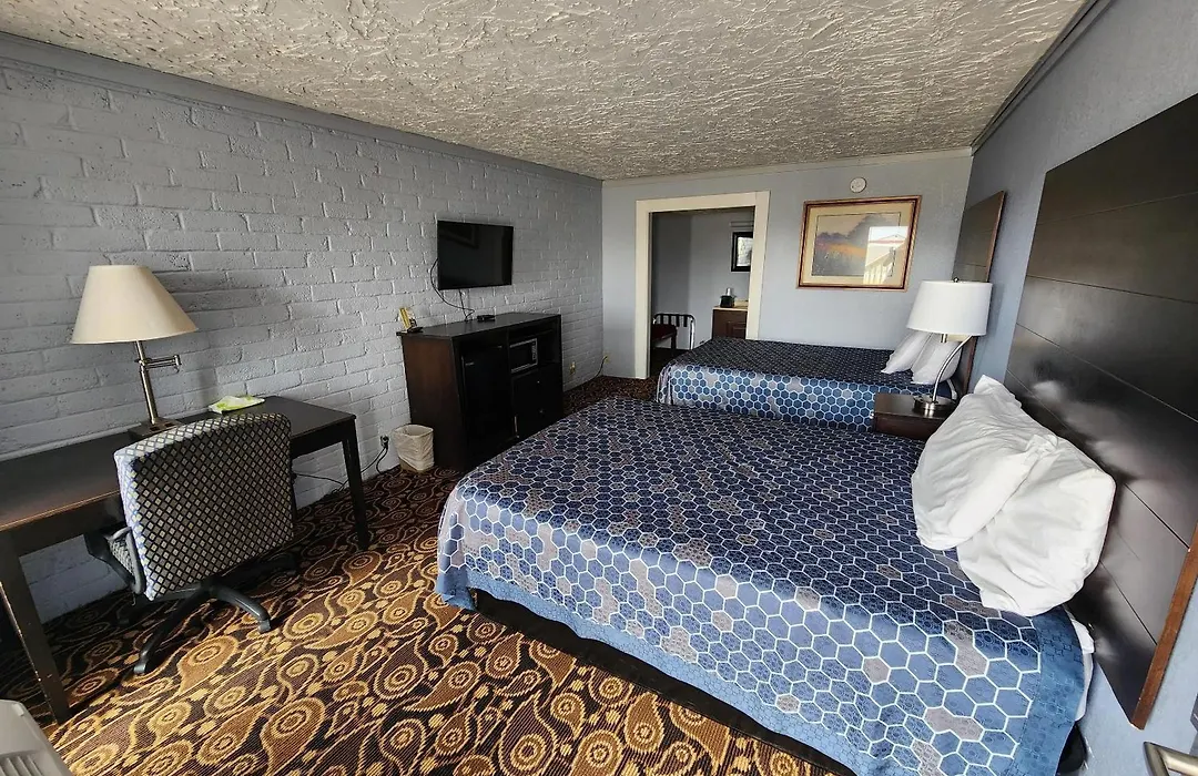 Rodeway Inn-1
