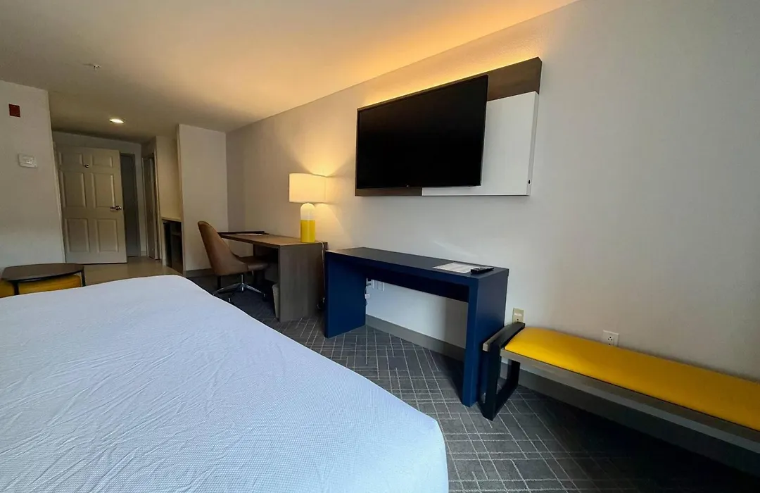 Comfort Inn & Suites Sturbridge-Brimfield-1