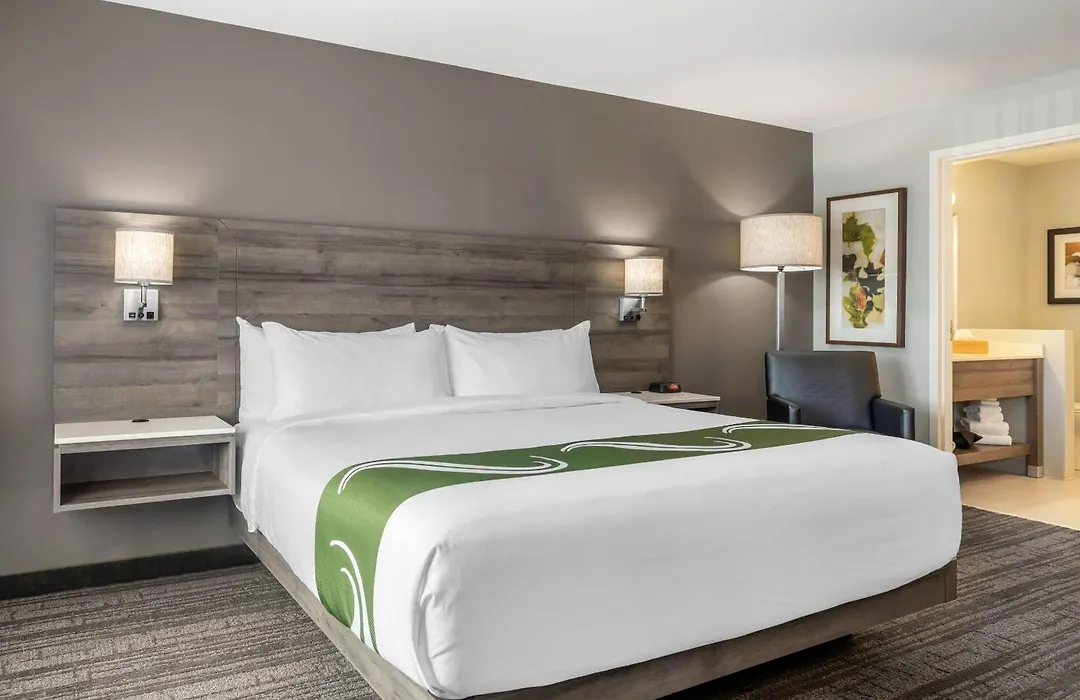 Amsterdam Inn & Suites, An Ascend Collection Hotel-1