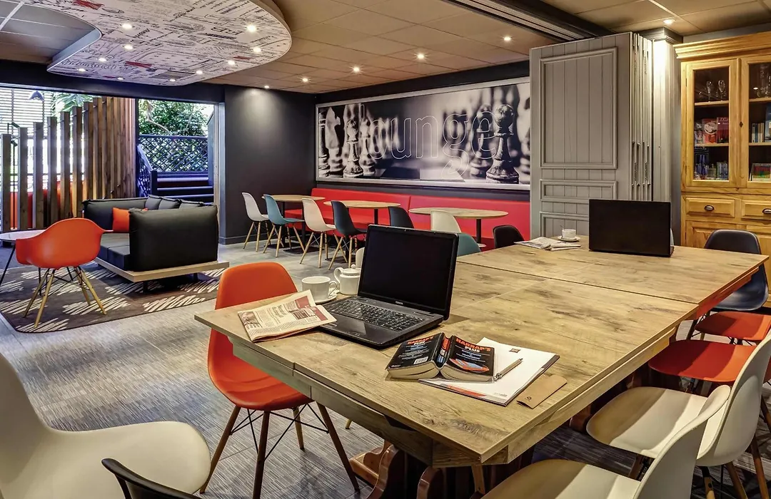 Ibis Lyon Nord-1