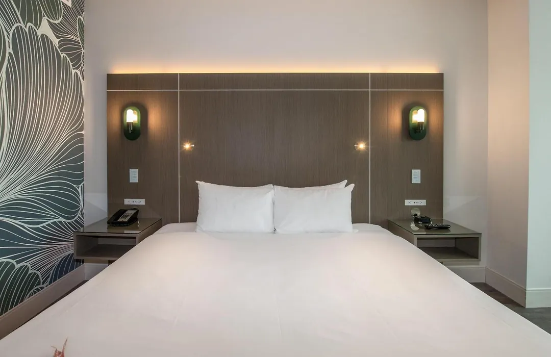 Coast Coal Harbour Vancouver Hotel By Apa-1
