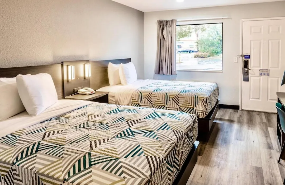 Motel 6-Carlsbad East, Ca - Near Legoland-1