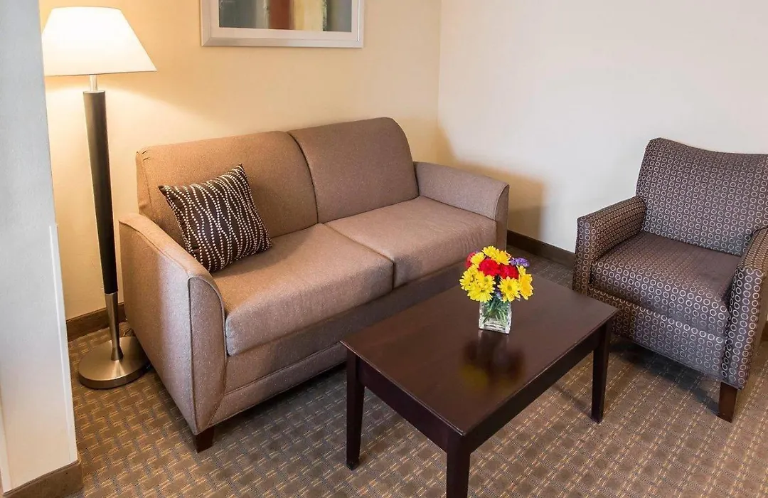 Comfort Suites University Area Notre Dame-South Bend-1