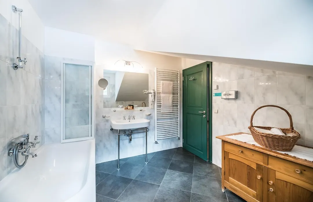 Hotel Dolomitenhof & Chalet Alte Post-1