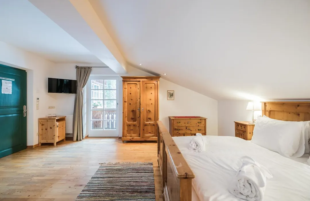Hotel Dolomitenhof & Chalet Alte Post-1