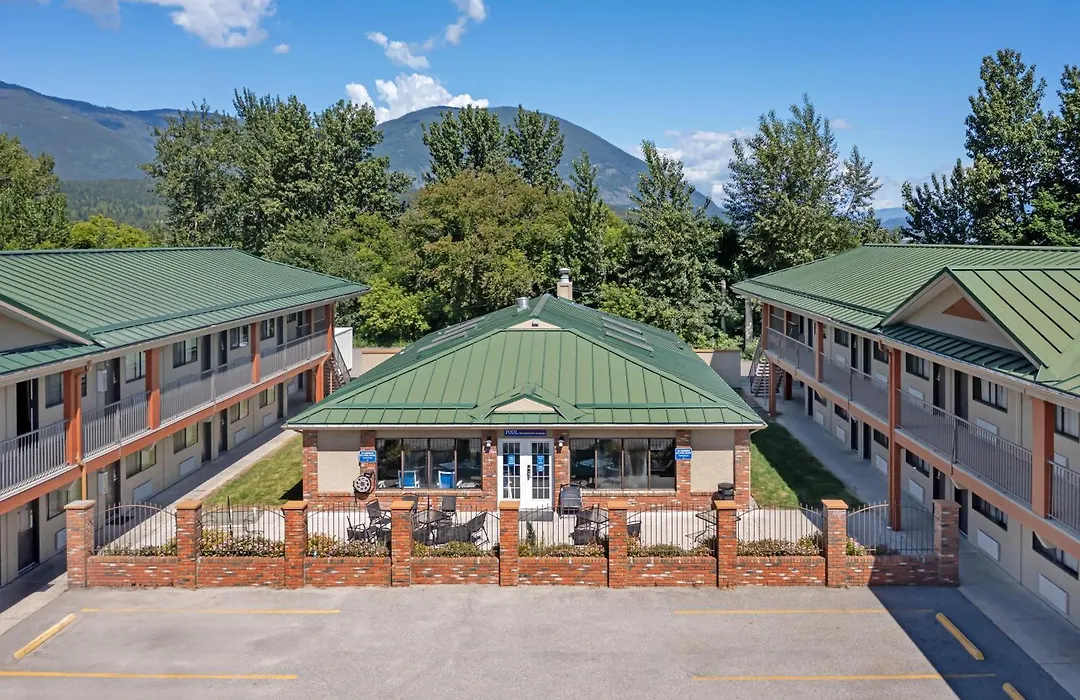 Surestay Plus Hotel By Best Western Salmon Arm-1