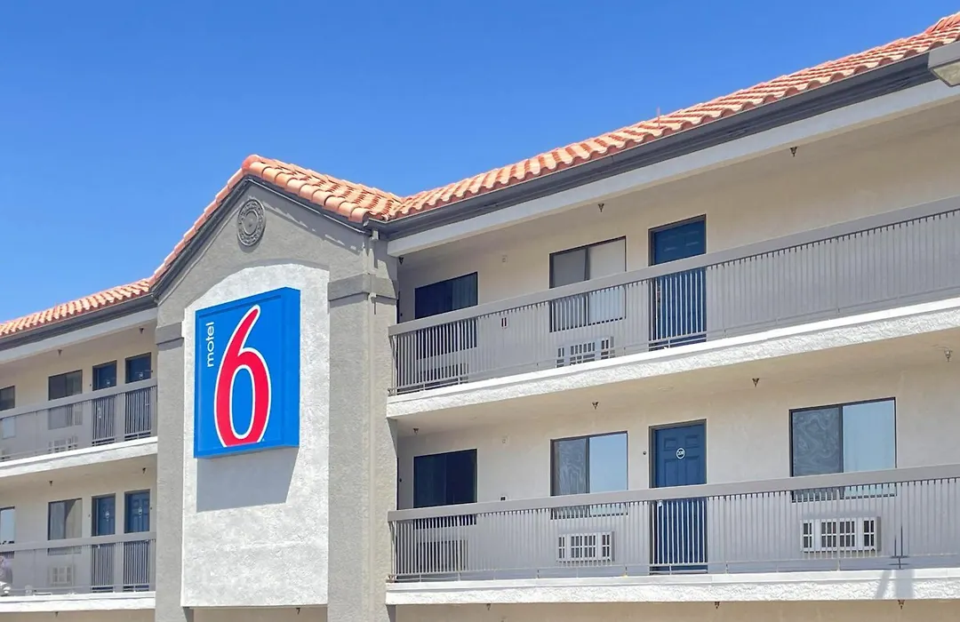 Motel 6 Barstow, Ca - Mojave Desert Stop - I-15-1