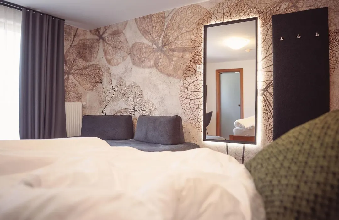 Hotel Bergfrieden-1