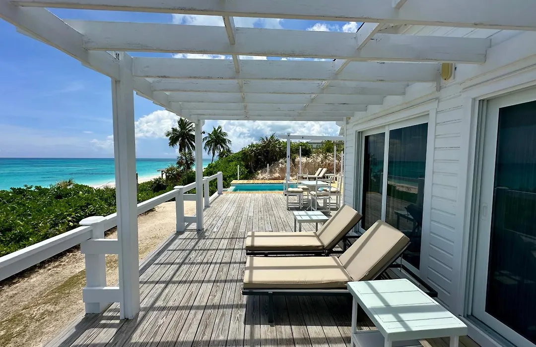 Eleuthera Retreat - Private Villa & Cottages On Pink Sand Beachfront-1