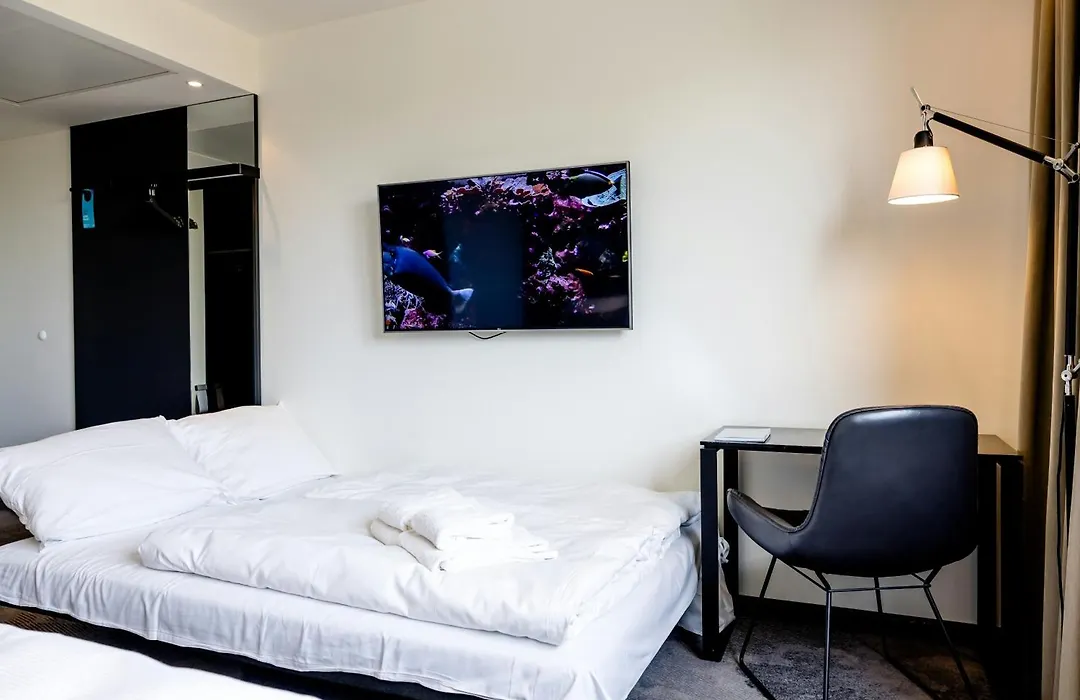 Motel One Hamburg-Altona-1
