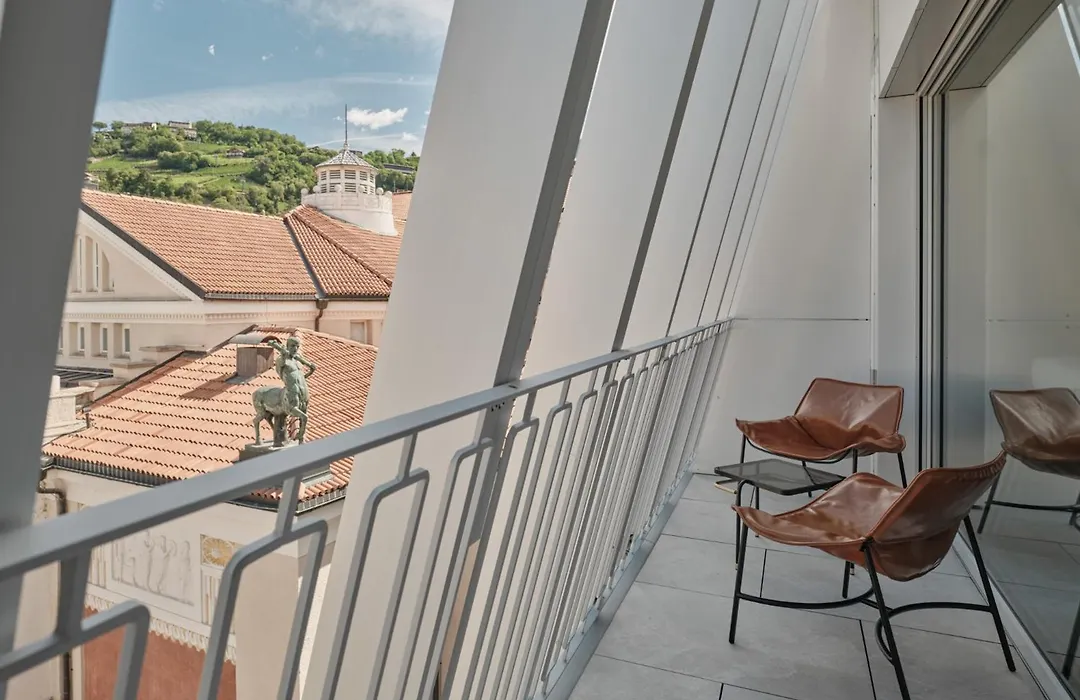 Hotel Aurora-1