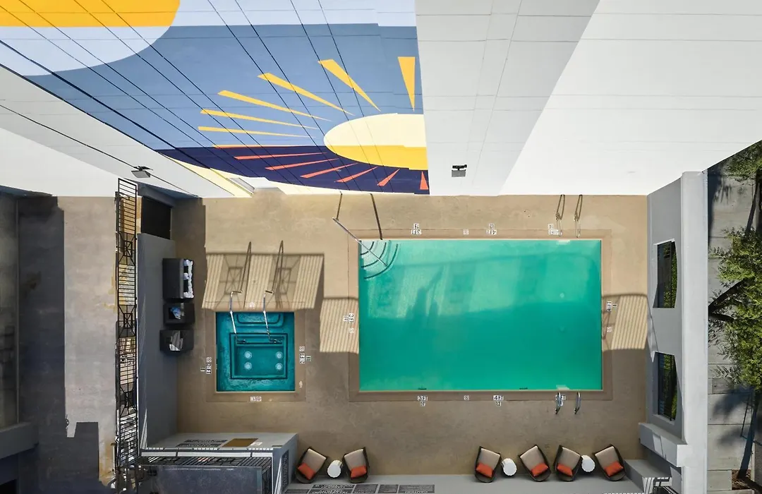 Hotel Zessa Orange County Airport, A Doubletree By Hilton-1