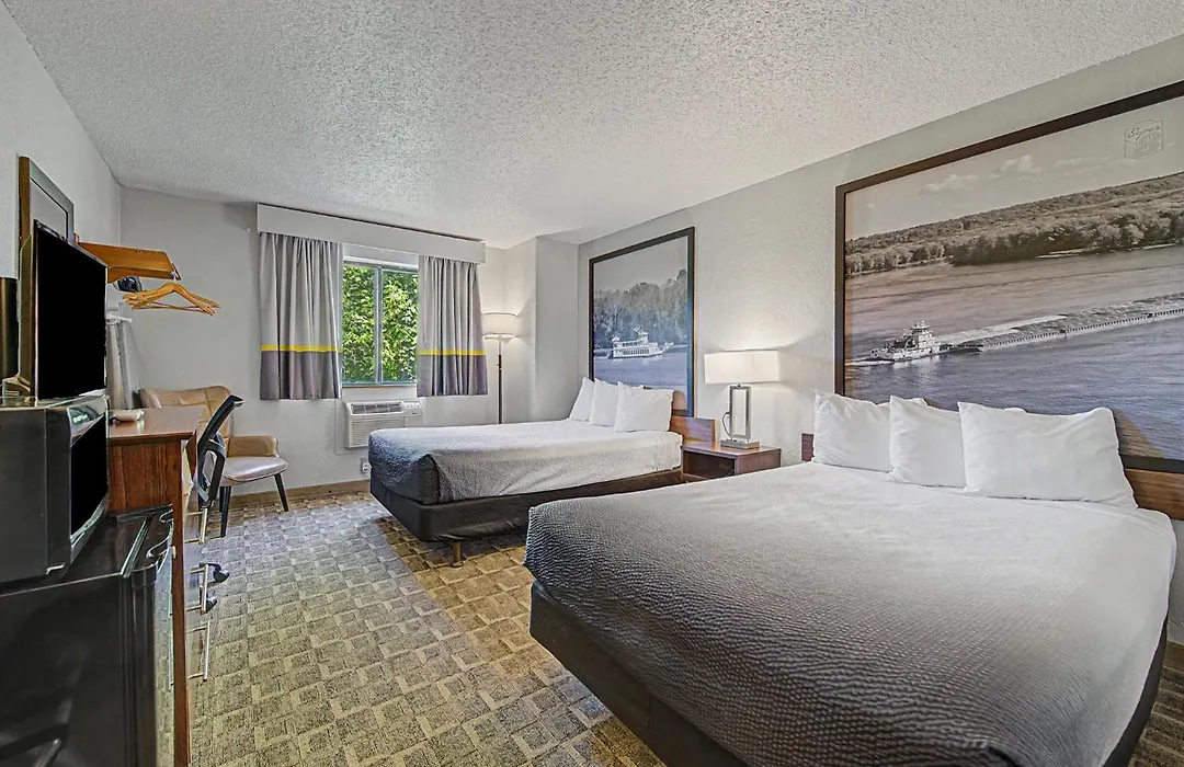 Super 8 By Wyndham Dubuque-1
