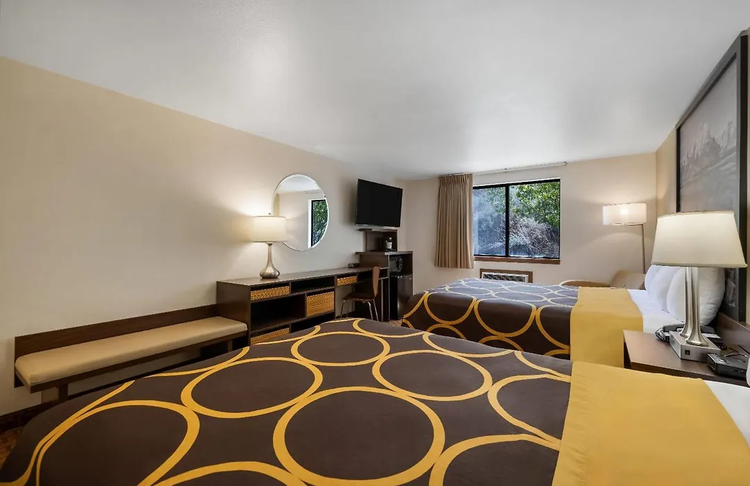 Super 8 By Wyndham Cody-1