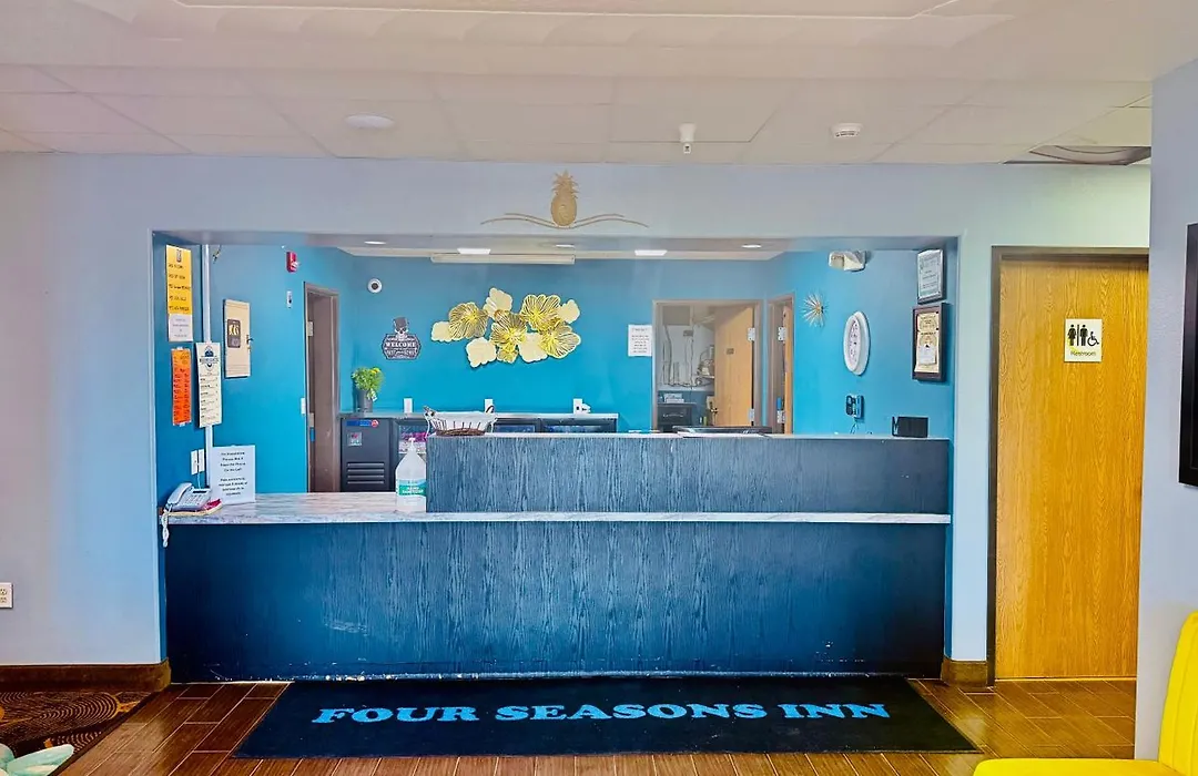 Four Seasons Inn-1