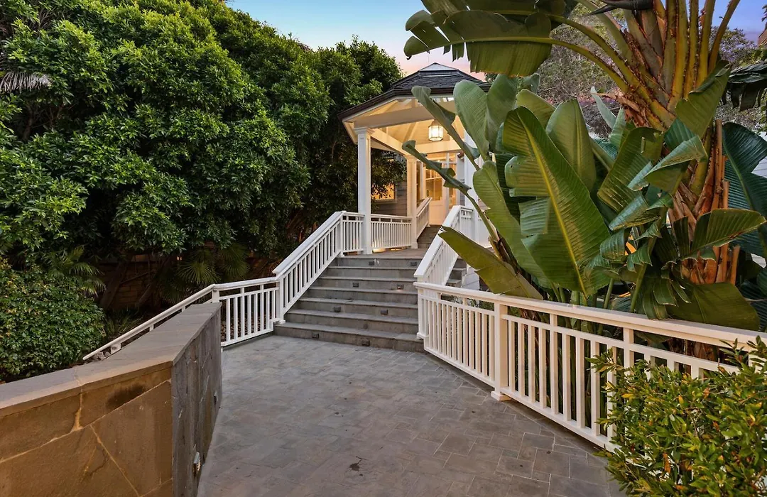 Malibu Dunes By Fieldtrip Expansive Hamptons-Style Estate W Private Beach Backyard-1