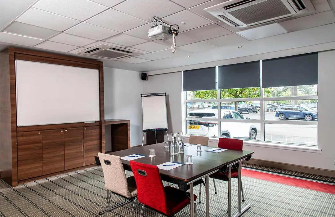 Holiday Inn Express Glasgow Airport By Ihg-1