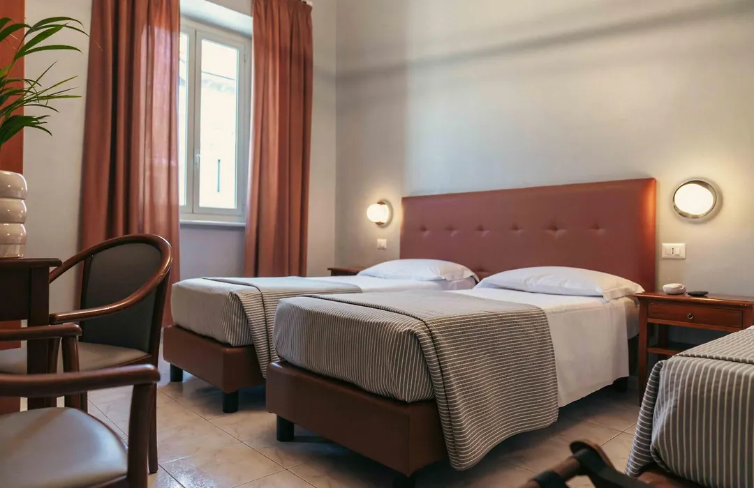 Hotel Italia-1