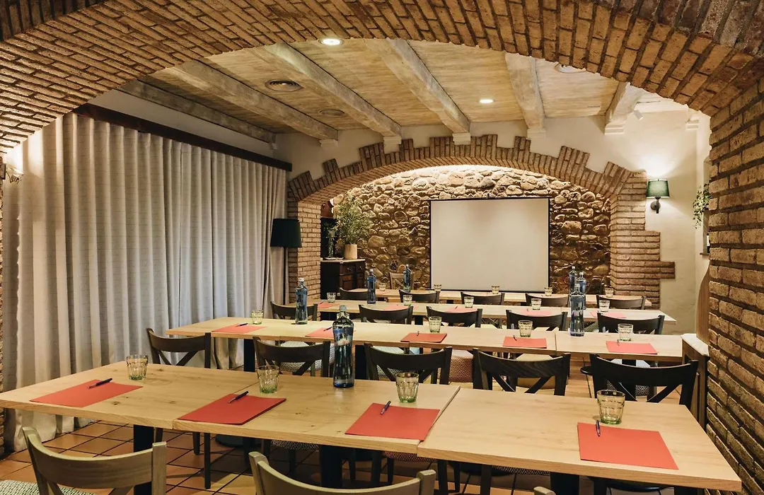 Ibis Styles Figueres Ronda-1