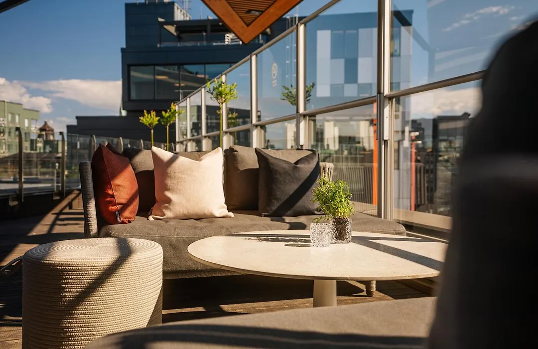 Clarion Hotel Sign-1