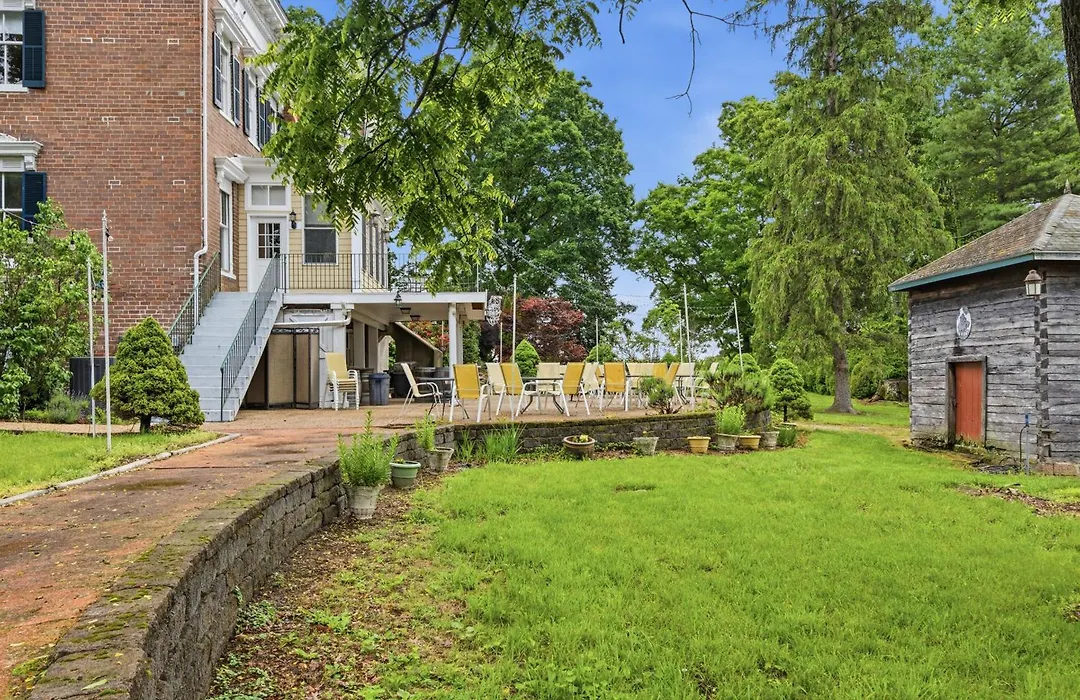 Rockwood Manor Bed & Breakfast-1