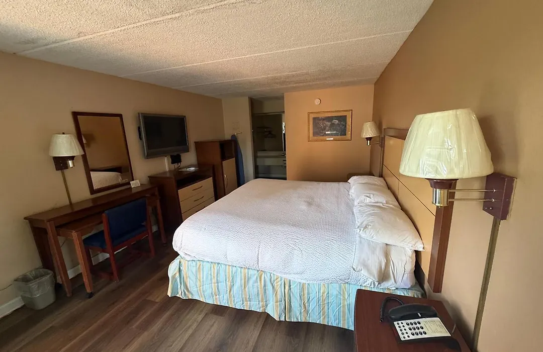 Camilla Inn & Suites-1