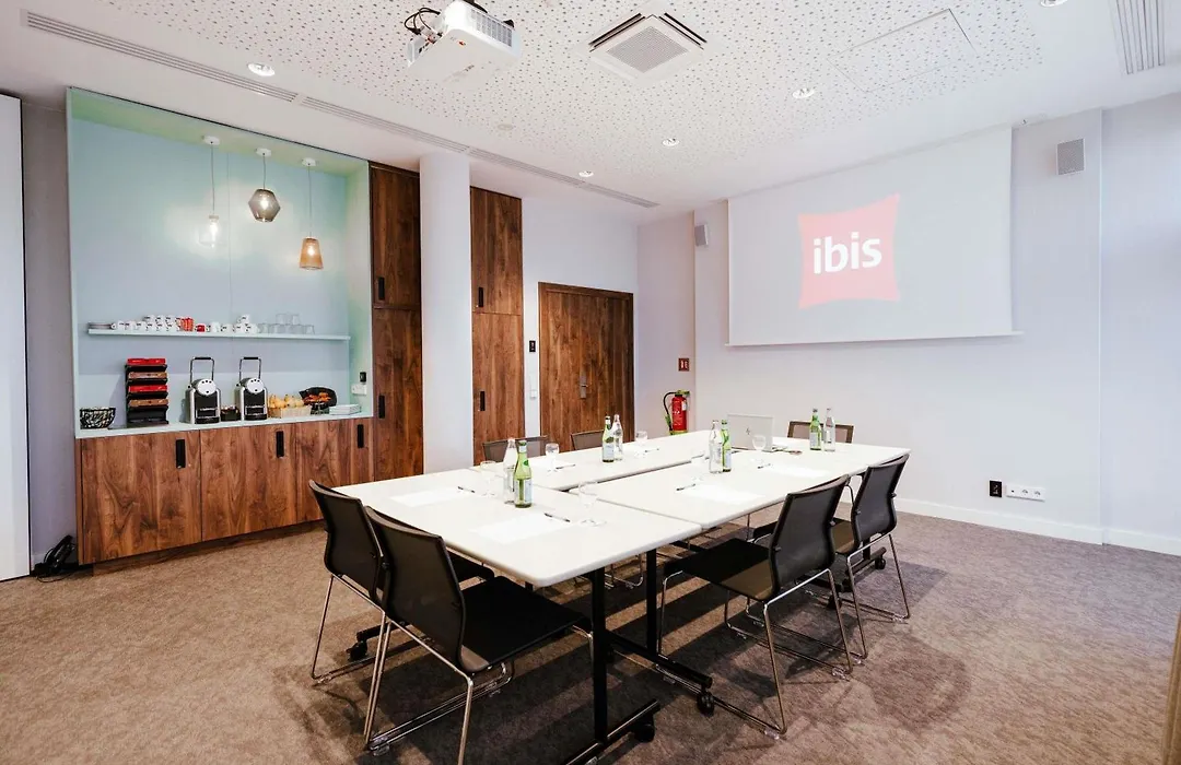 Ibis Luxembourg Airport-1