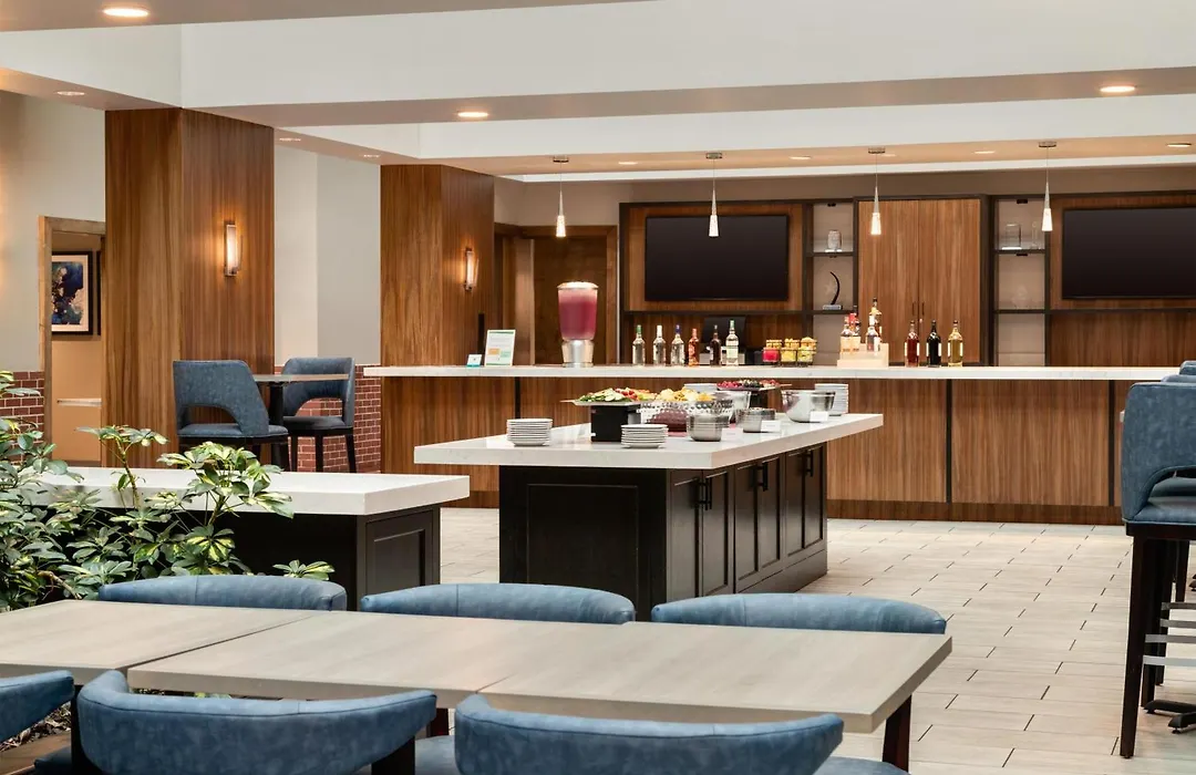 Embassy Suites By Hilton Atlanta At Centennial Olympic Park-1