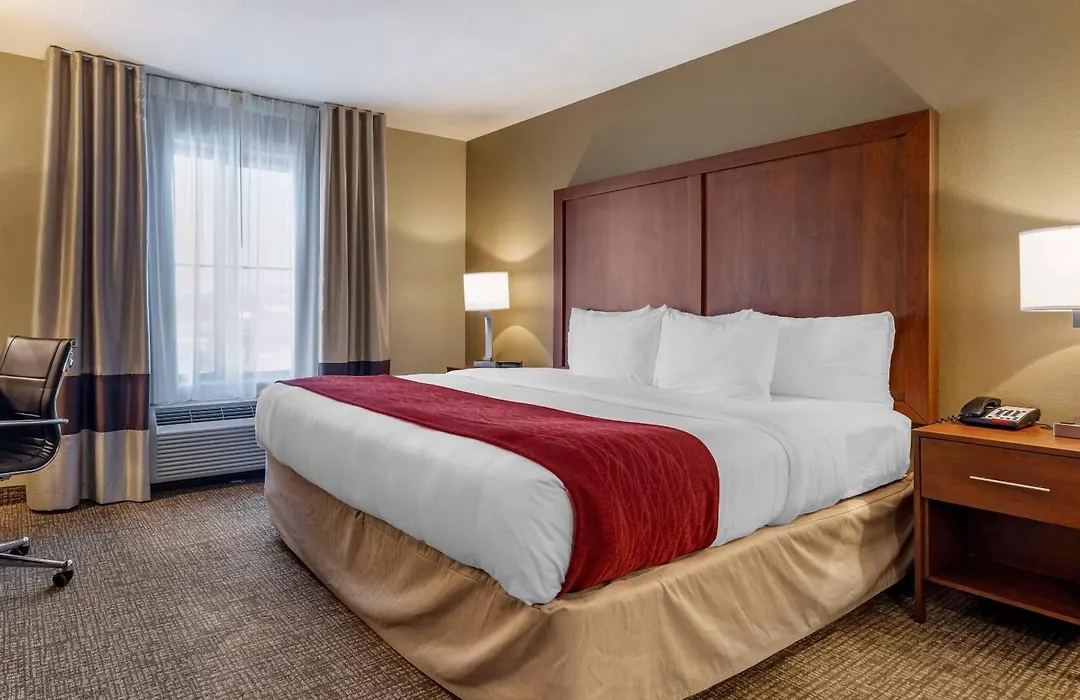 Comfort Inn & Suites Russellville I-40-1