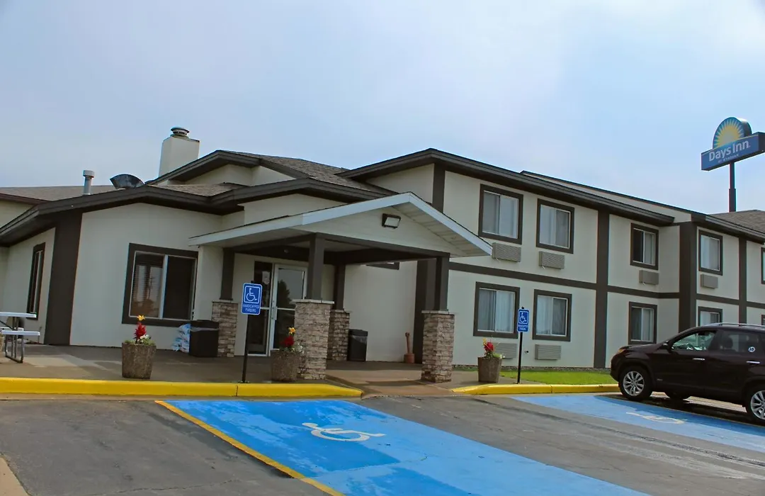Days Inn By Wyndham West-Eau Claire-1