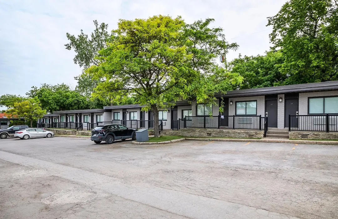 Motel Newstar Laval-1