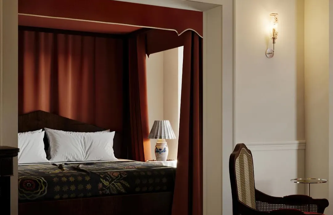 Shenandoah Mansions, An Ash Hotel-1