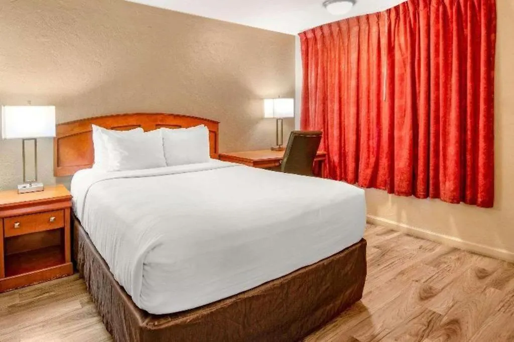 Econo Lodge Inn & Suites Durango-1