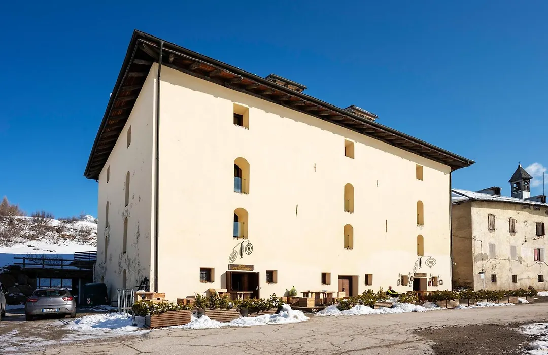 Hotel Dimora Storica La Mirandola-1