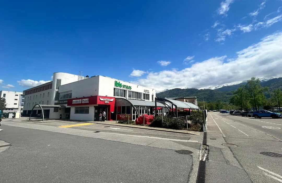 Ibis Styles Crolles Grenoble A41-1