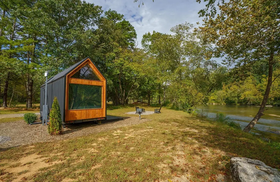 Asheville River Cabins, Worldhotels Backdrop-1