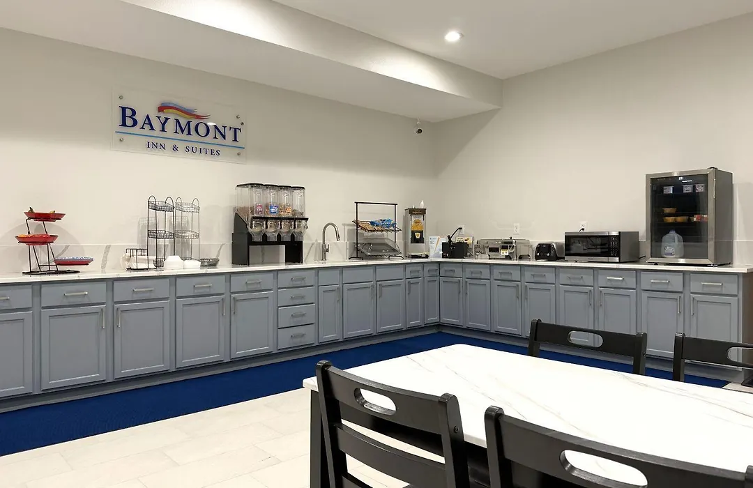 Baymont Inn & Suites By Wyndham Newton Ia-1
