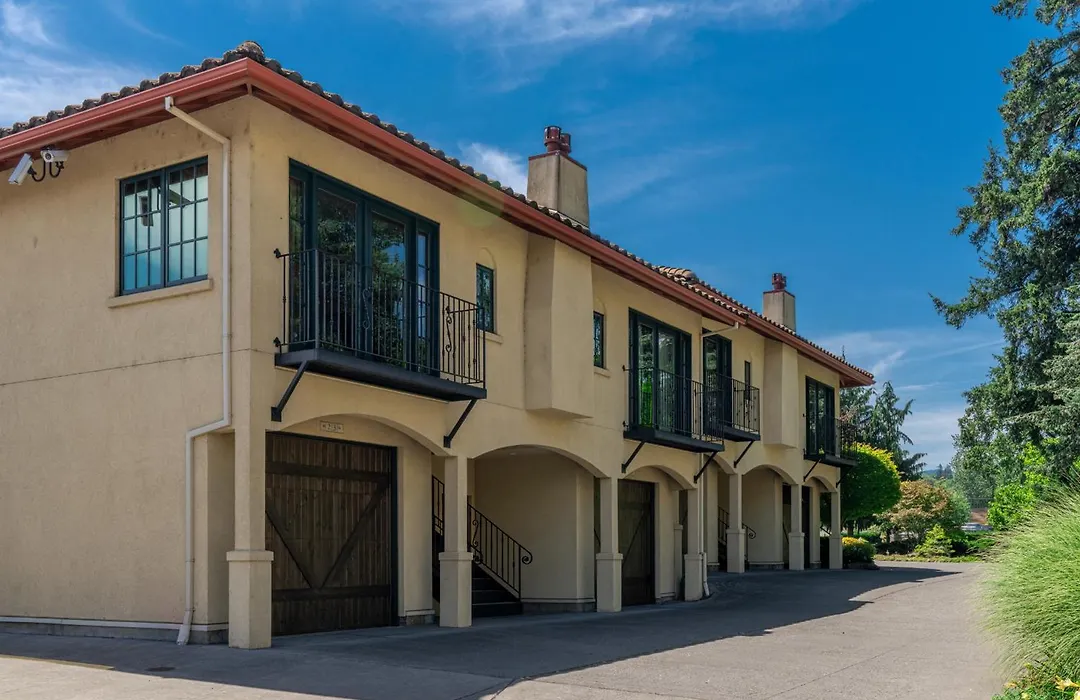 Columbia Cliff Villas-1