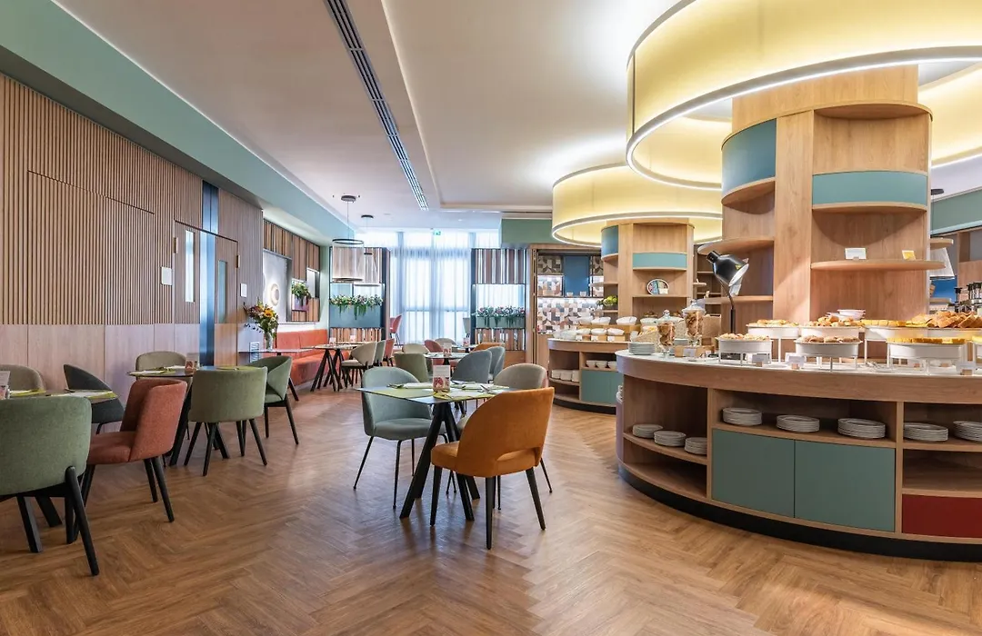 Hilton Garden Inn Rome Colosseum-1