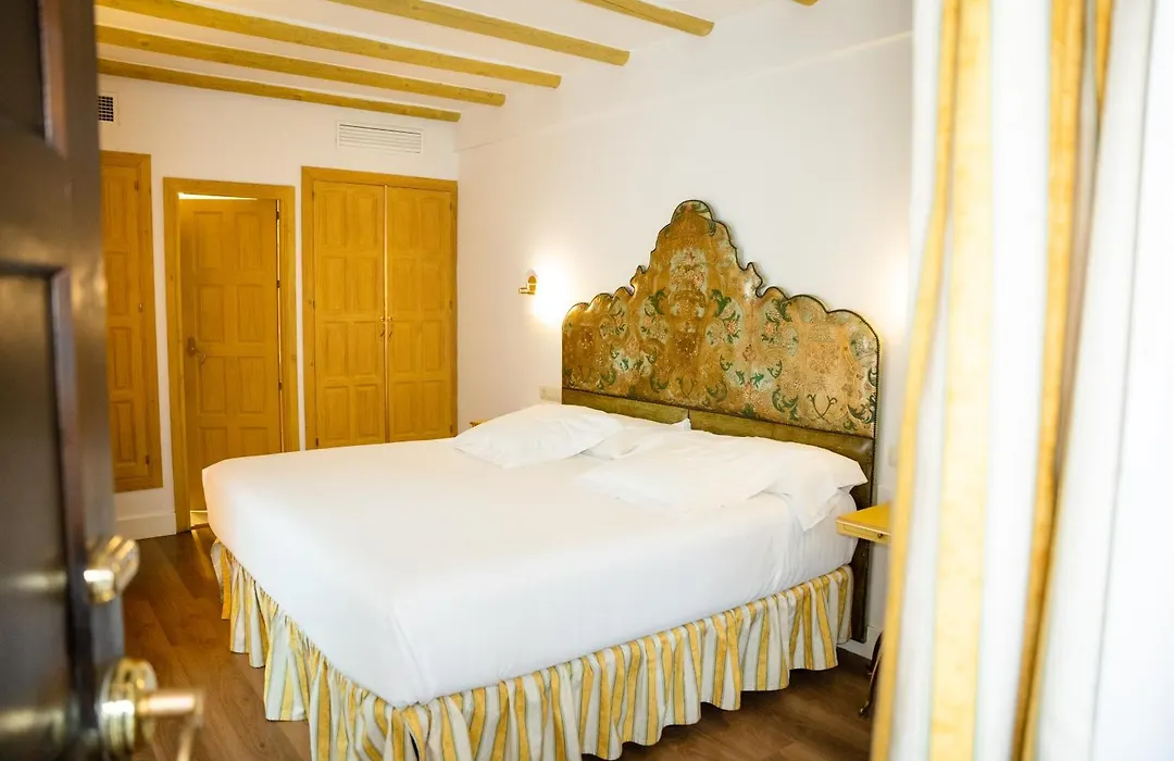 Las Casas De La Juderia De Cordoba-1