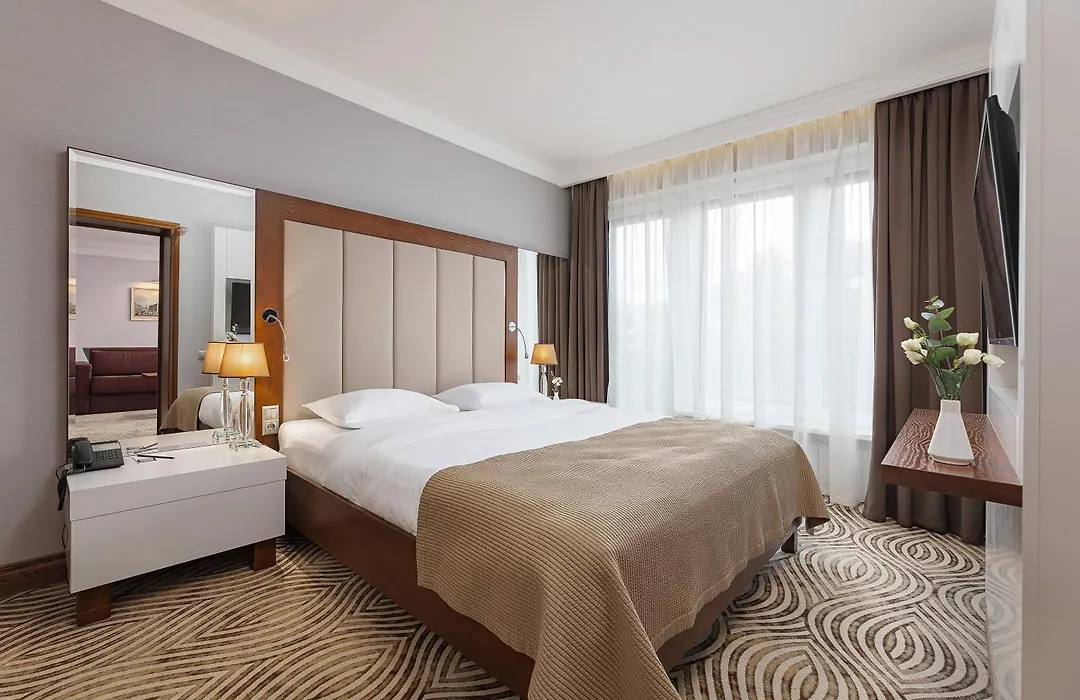 Premier Hotel Dnister-1