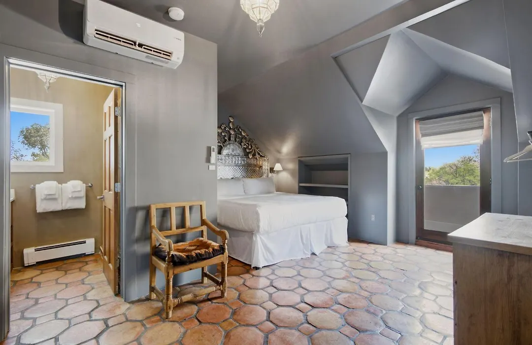 The Parador-1