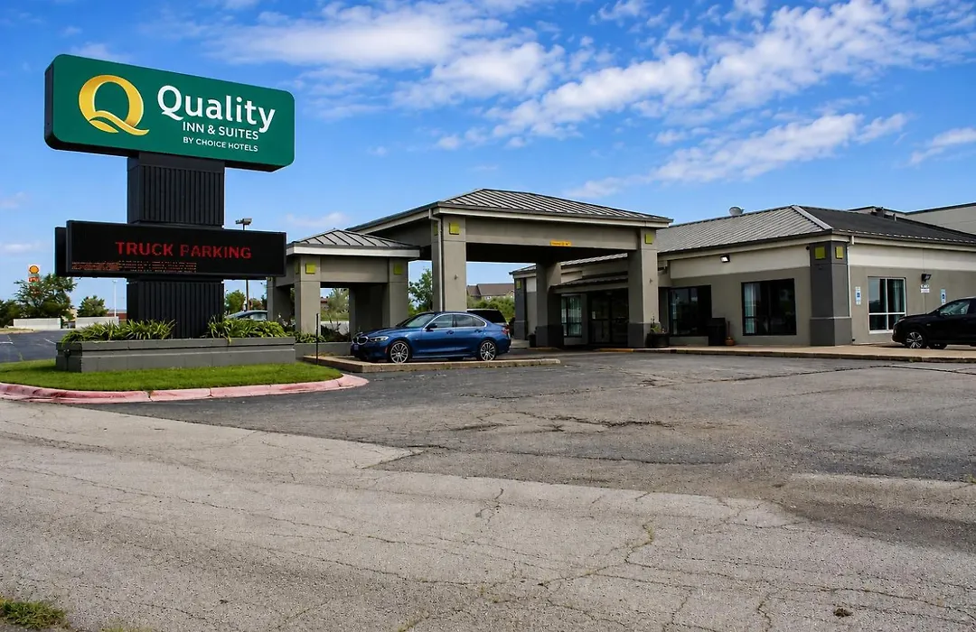 Quality Inn & Suites Moline Airport-1