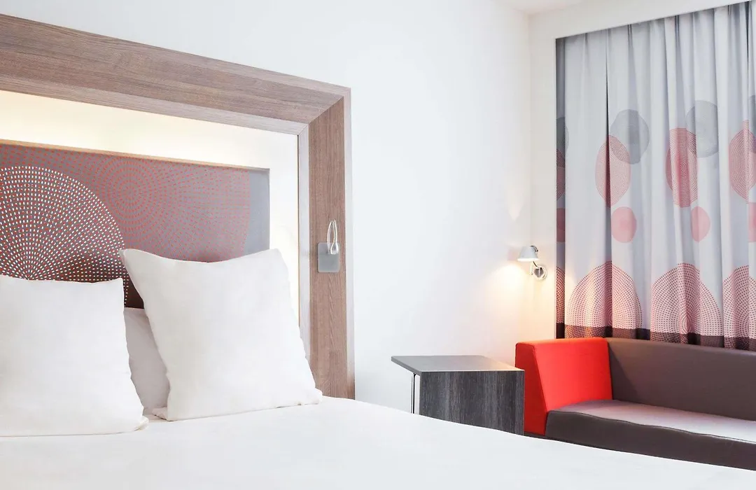 Novotel London Brentford-1