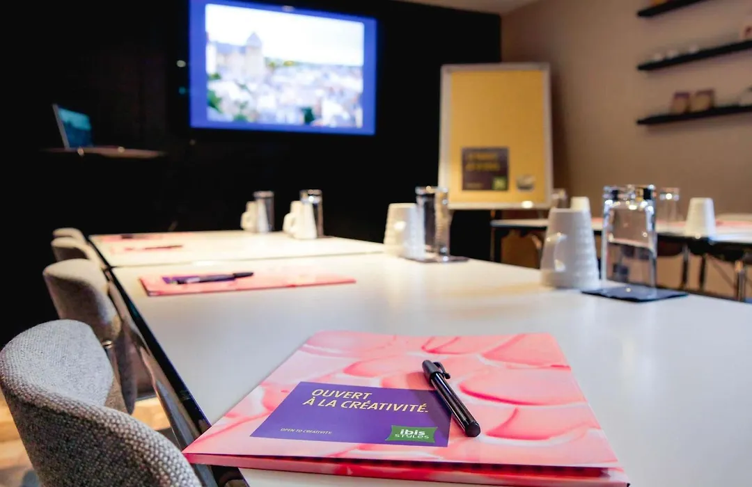 ibis Styles Laval Centre Gare-1