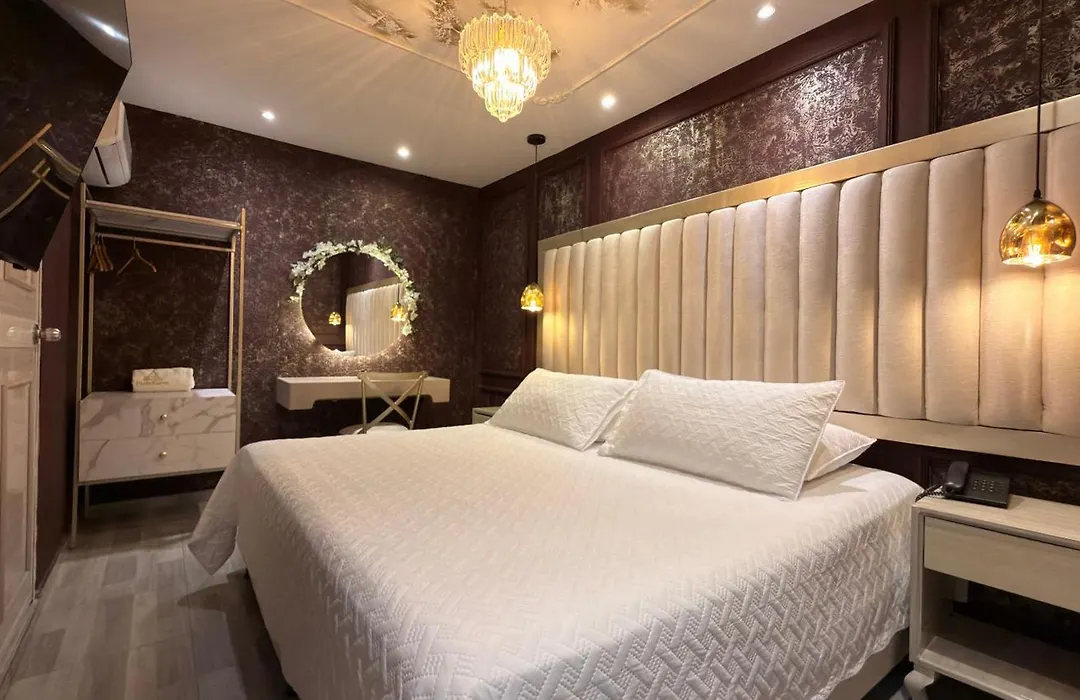 Hotel Paris Carré-1