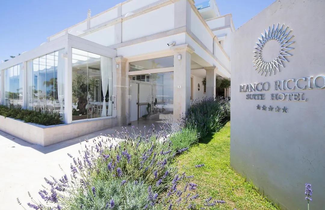 Bianco Riccio Suite Hotel-1