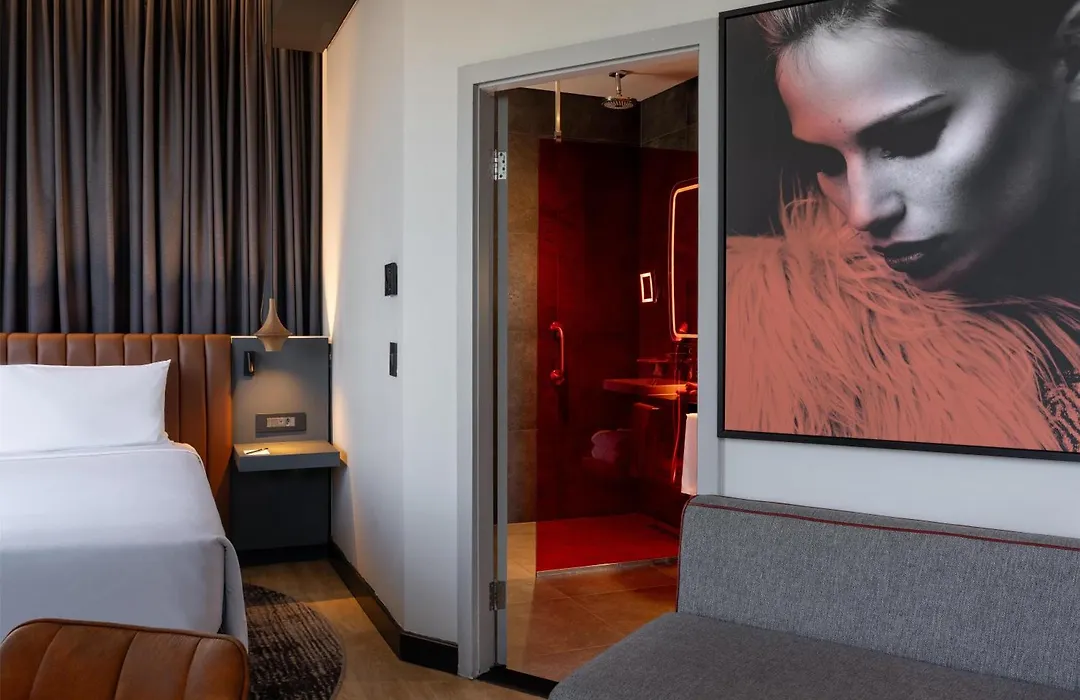 Radisson Red Hotel Johannesburg Rosebank-1